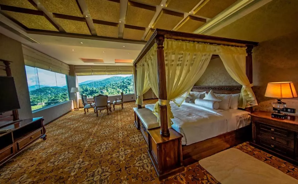 The Golden Crown Hotel